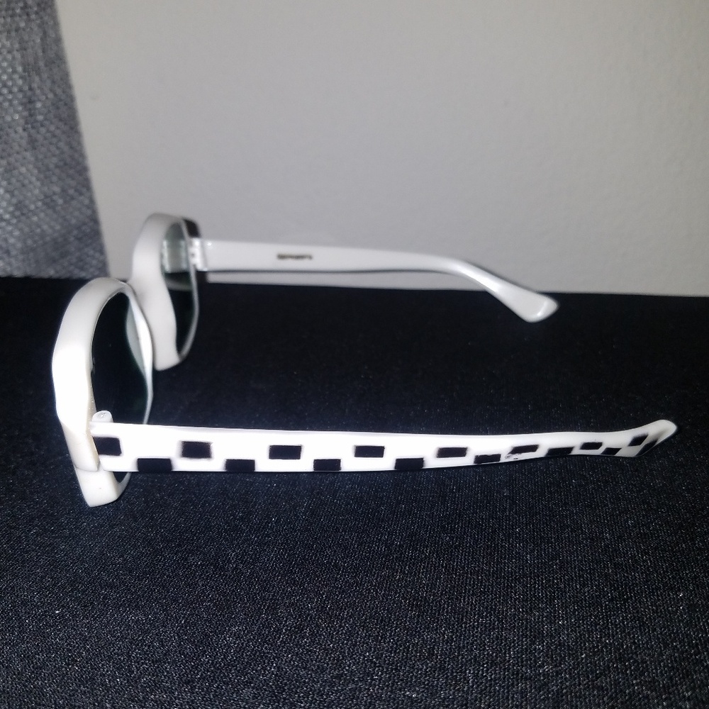 Vintage sunglasses - Picture 5 of 5